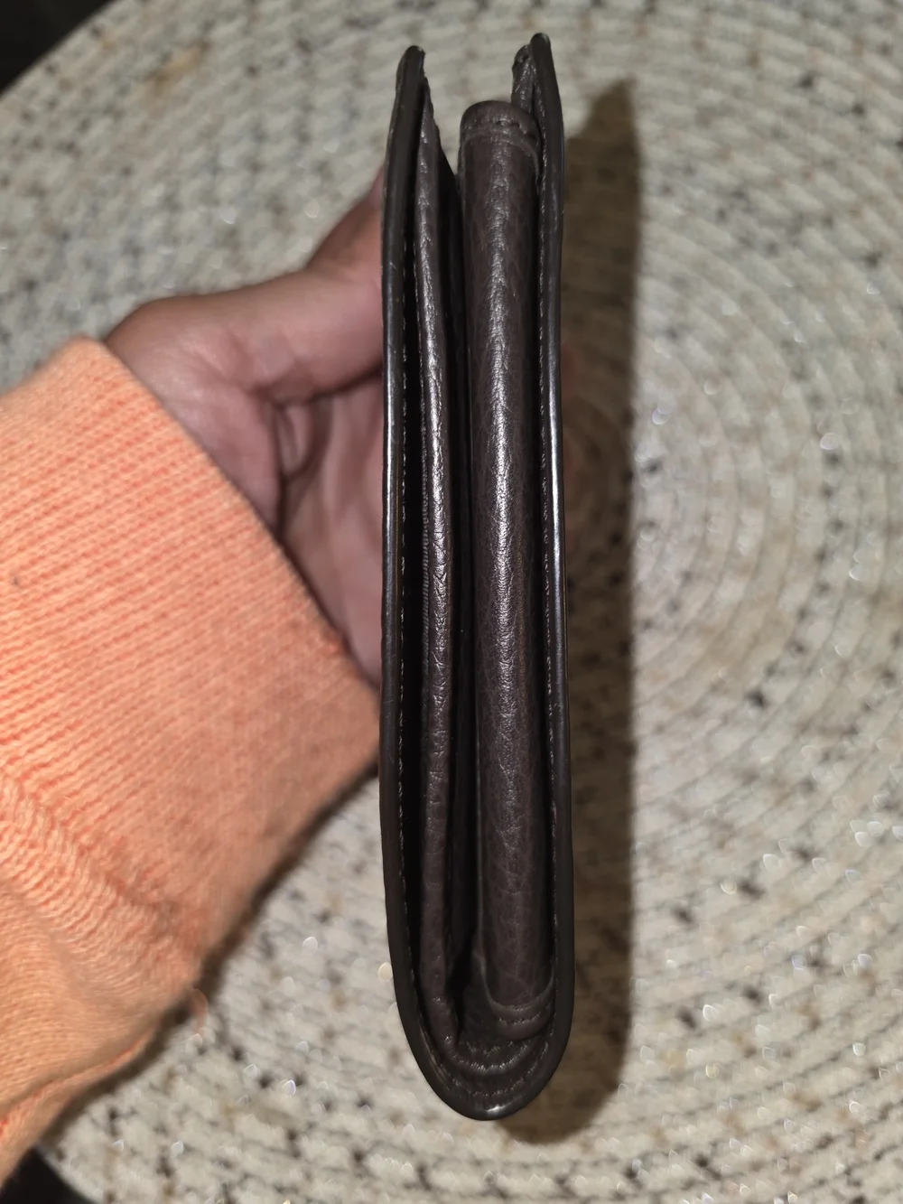 Gucci Mens Brown Pebbled Leather Wallet with Embossed Logo